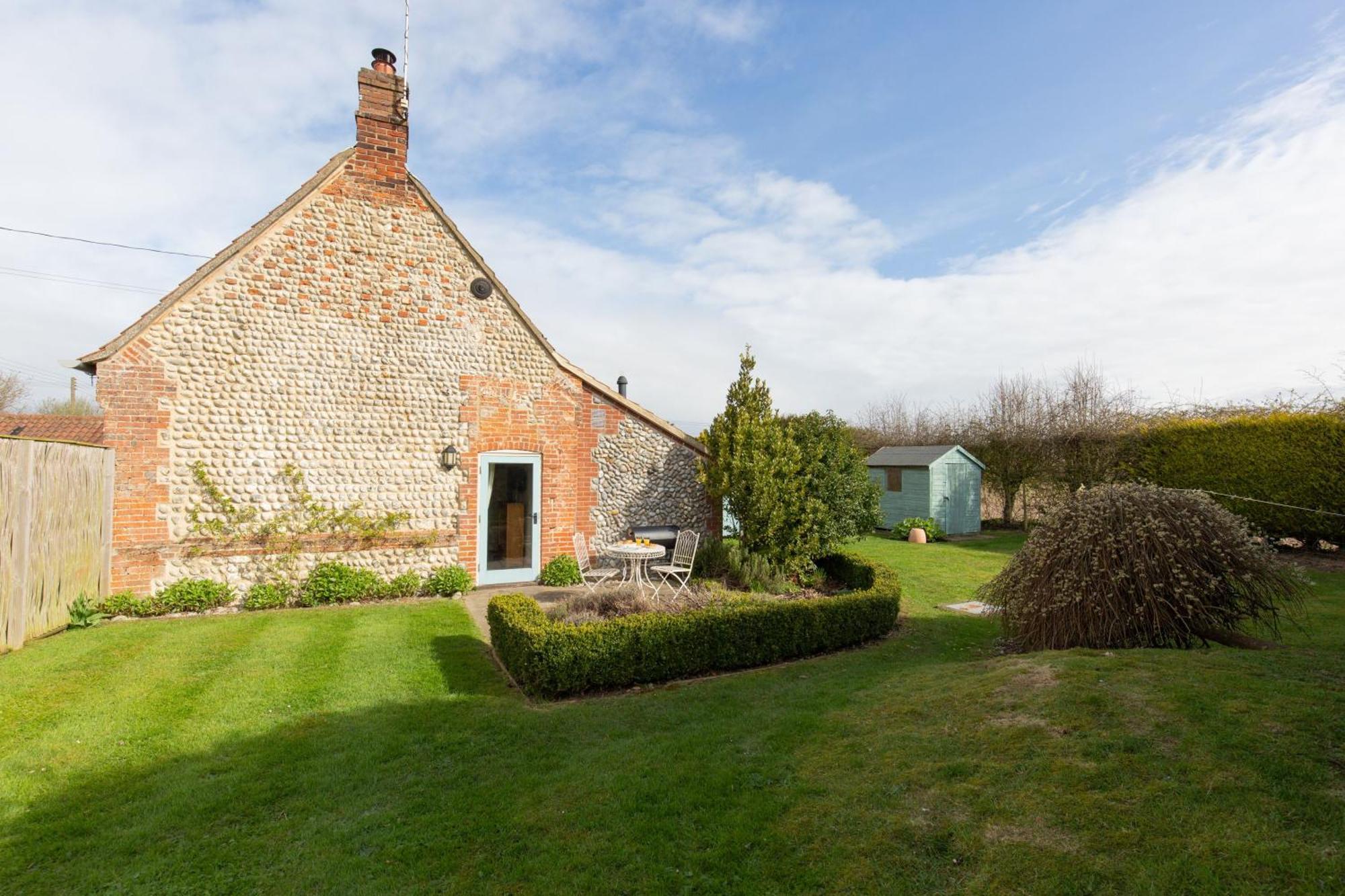 Garden Cottage West Beckham Eksteriør bilde