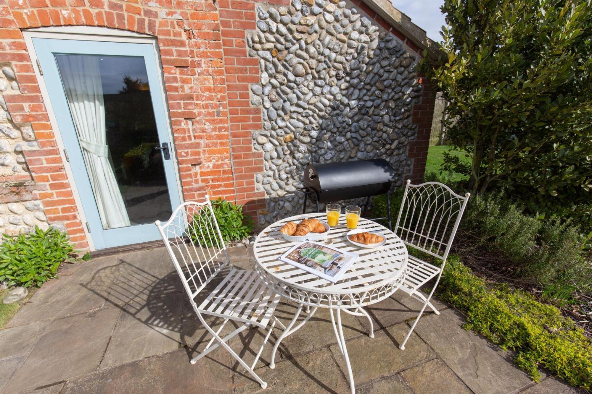 Garden Cottage West Beckham Eksteriør bilde